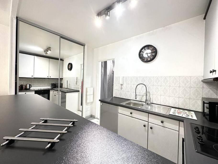 Beau Studio Centre Juan Les Pins A 300M Des Plages Antibes Esterno foto