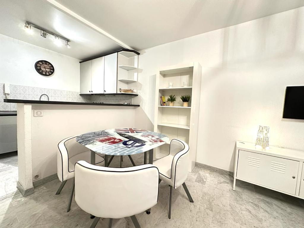 Beau Studio Centre Juan Les Pins A 300M Des Plages Antibes Esterno foto